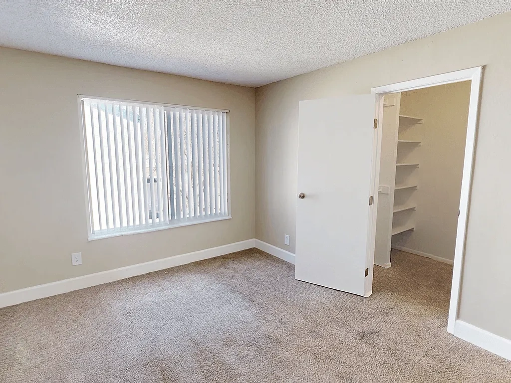 Meadow Lark Apartments – photo 5