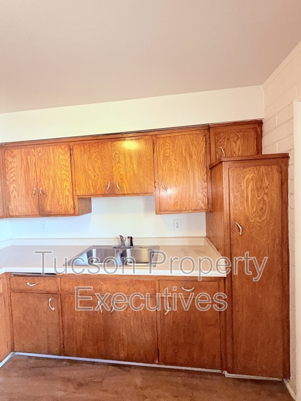 8914 S Nogales Hwy – photo 3