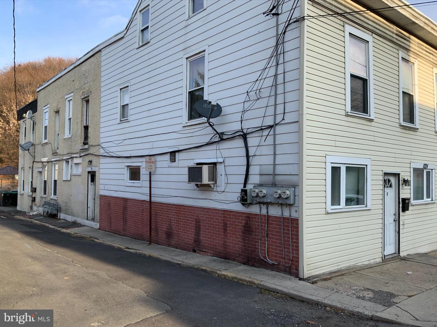 106 N 11th St – photo 1