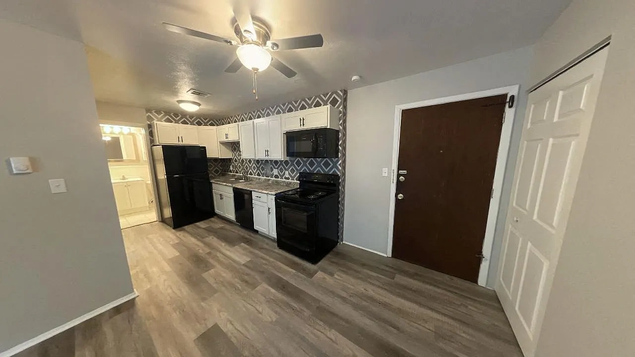 Jordan Court Apartments – photo 1