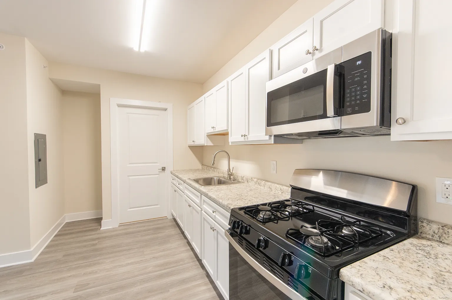 Glasstown Village Apartments – photo 3