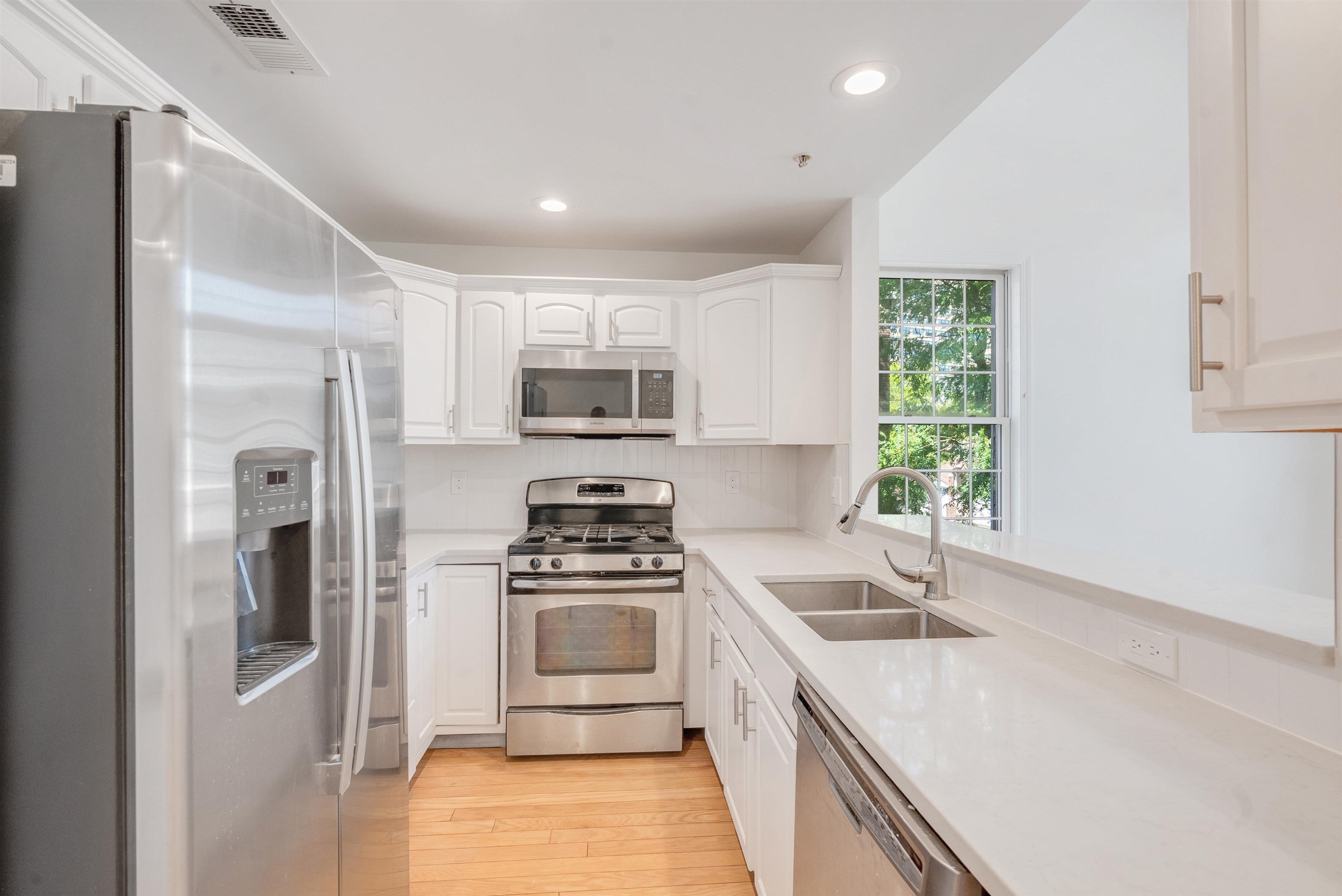 131 Abbie Ct – photo 2