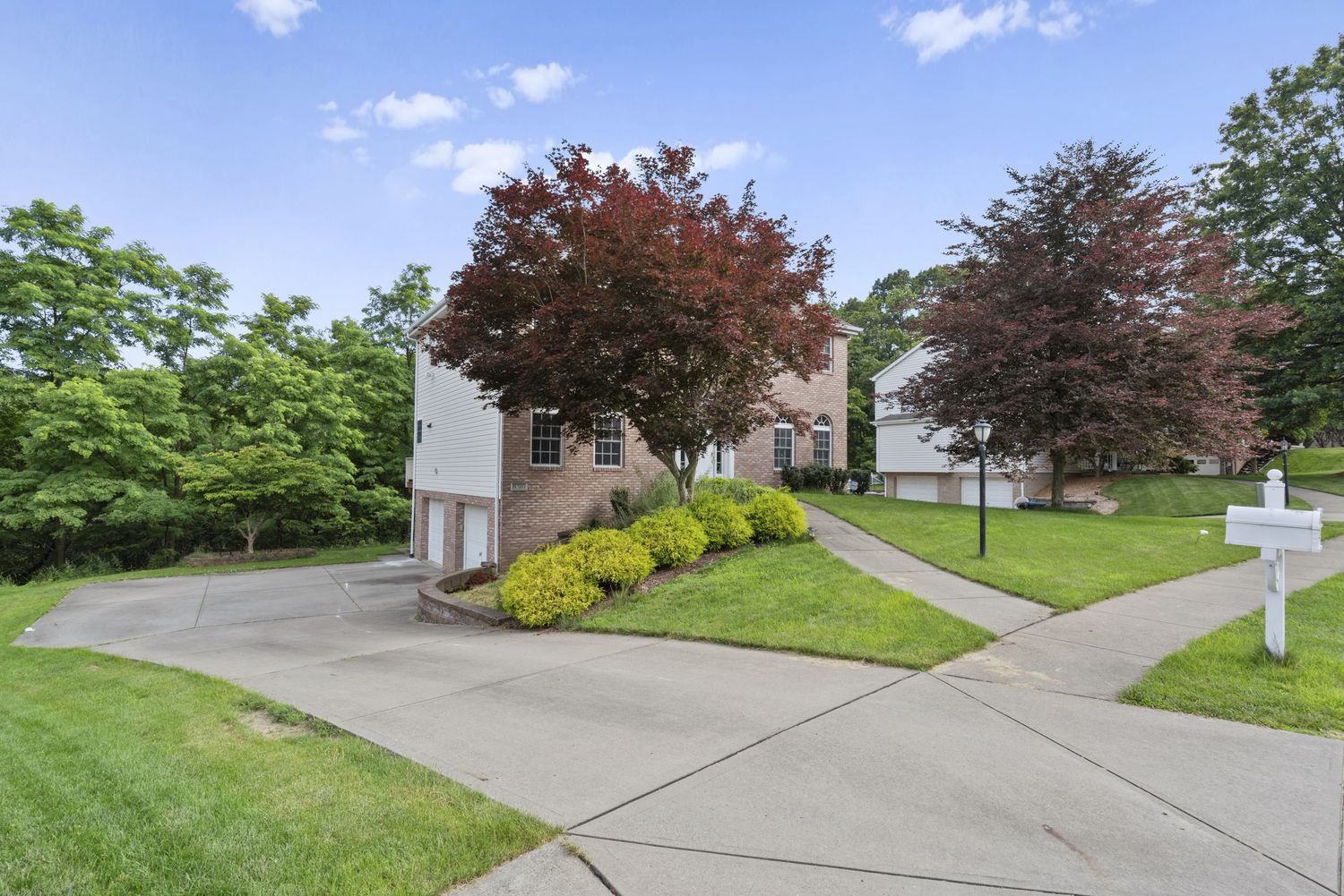 8310 Reagan Dr – photo 2