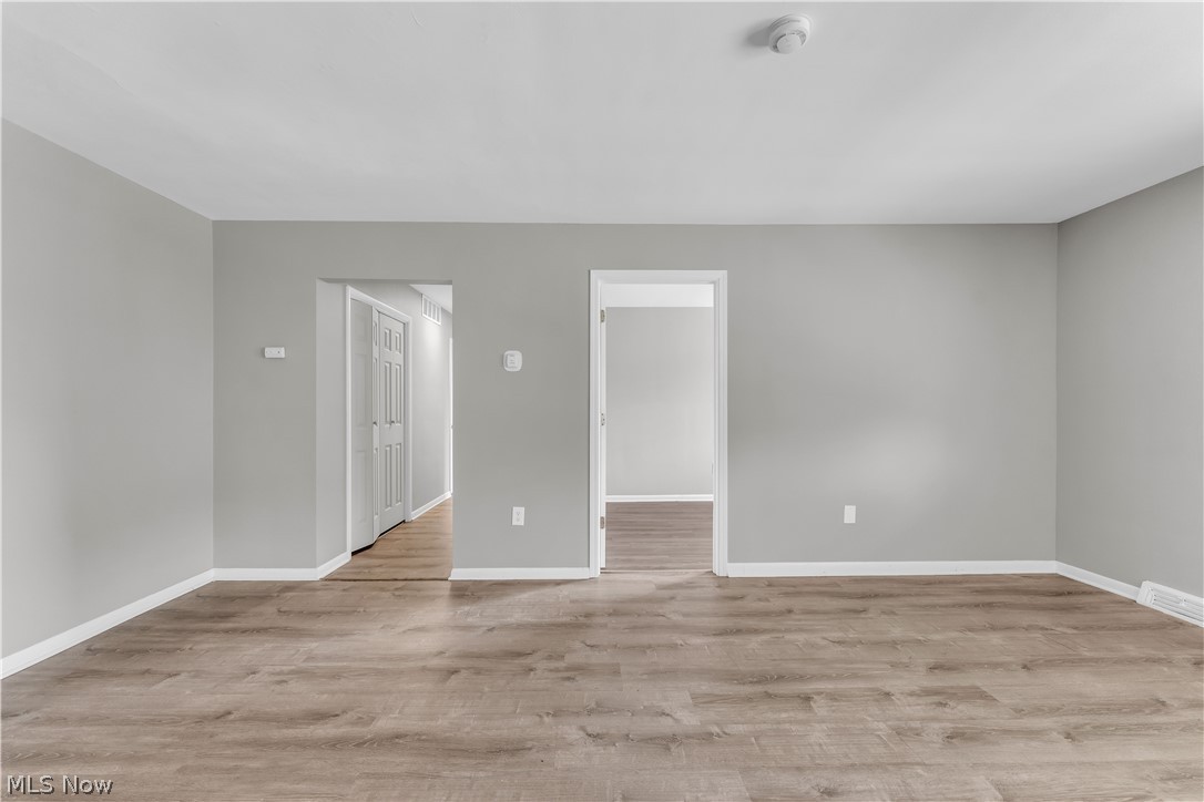 2537 Noble Rd unit 301 – photo 4