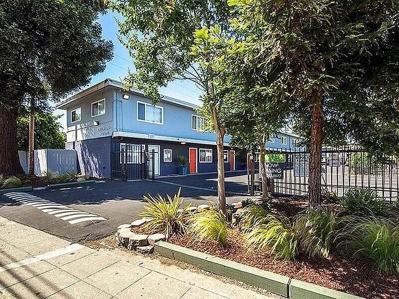Greenleaf Apartments – photo 2