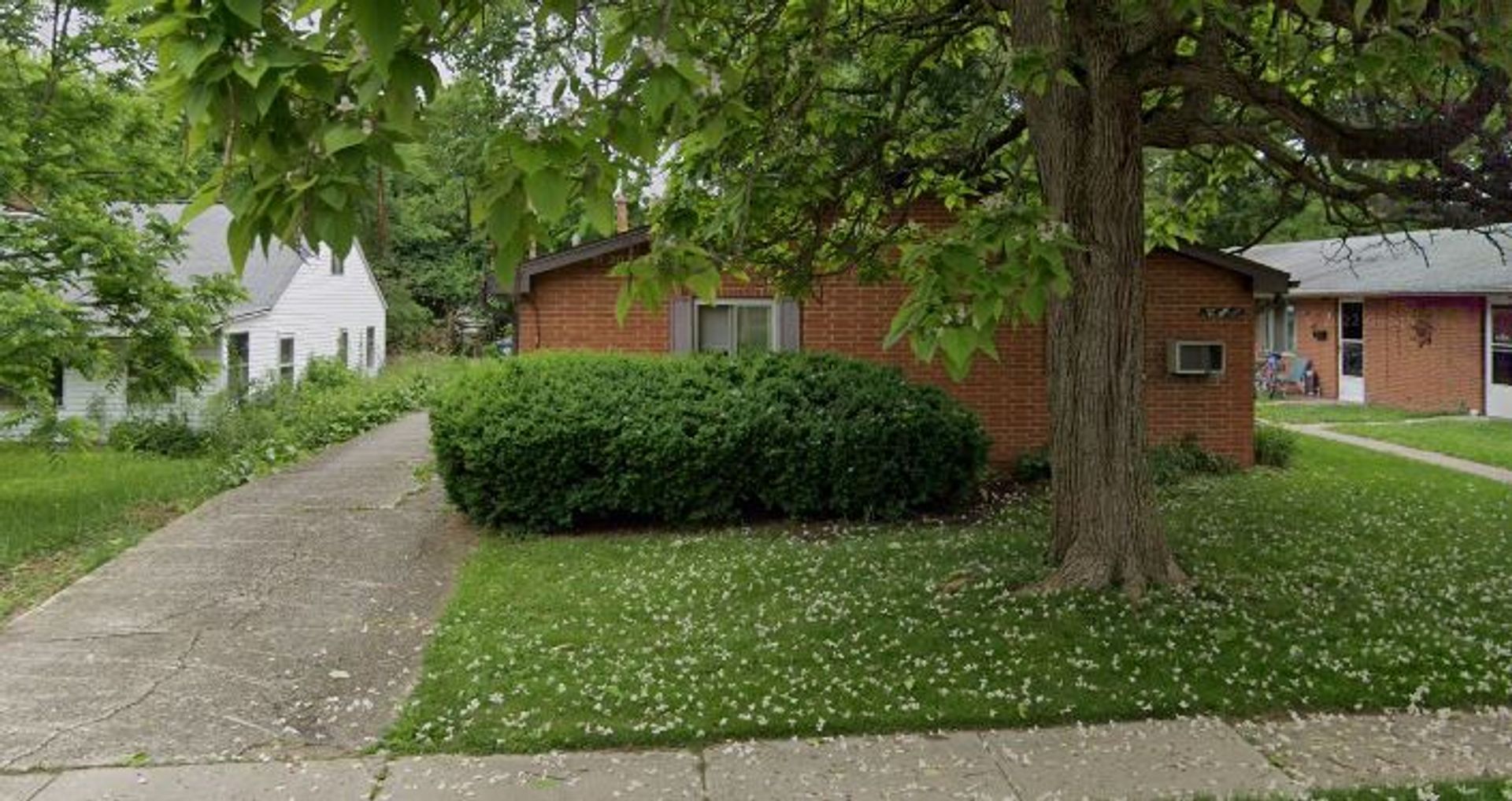 27 W Parkwood Dr unit A – photo 1