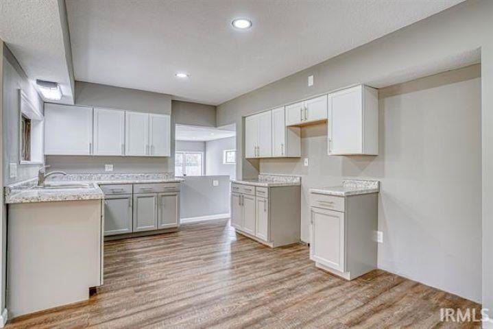 1342 W Dupont Rd – photo 2