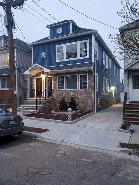 207 Seeley Ave – photo 1