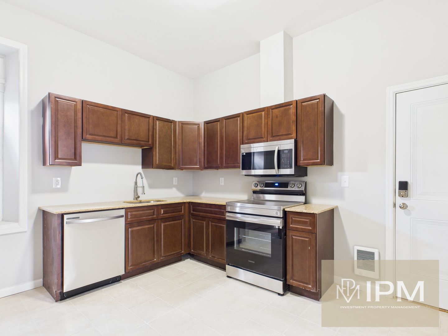 341 S 6th St unit 341 S. 6th - Unit 2F – photo 1