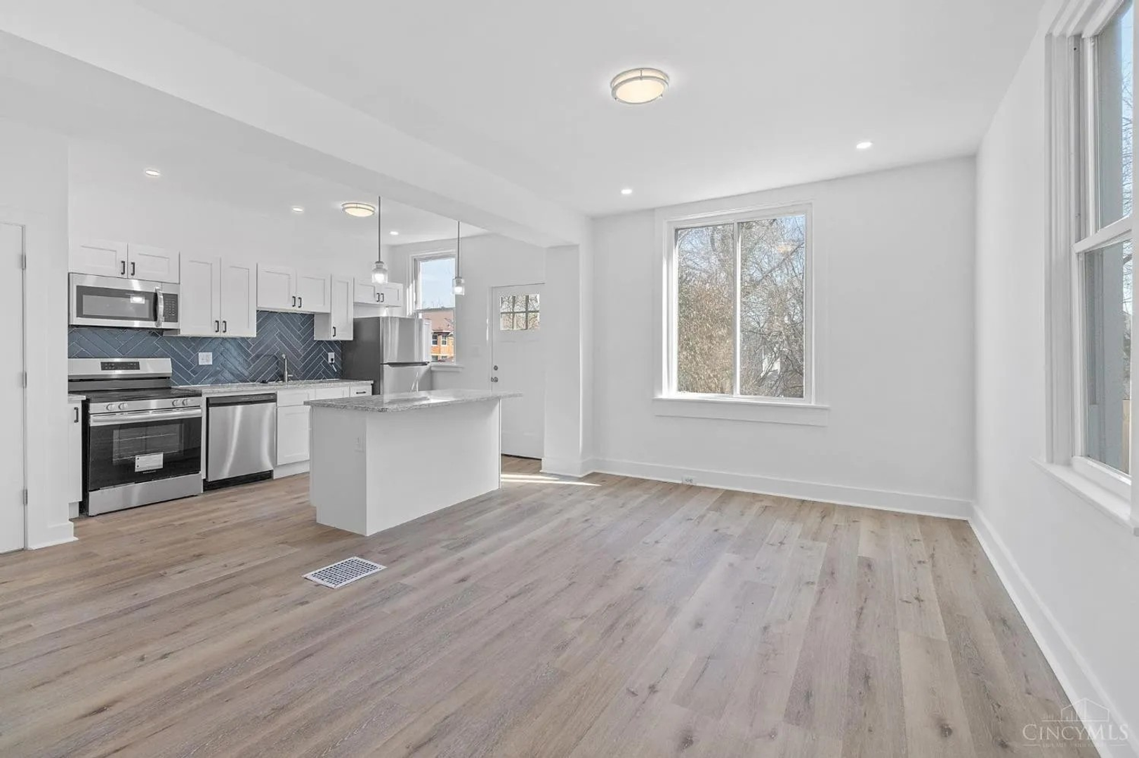 3518 Hudson Ave – photo 5