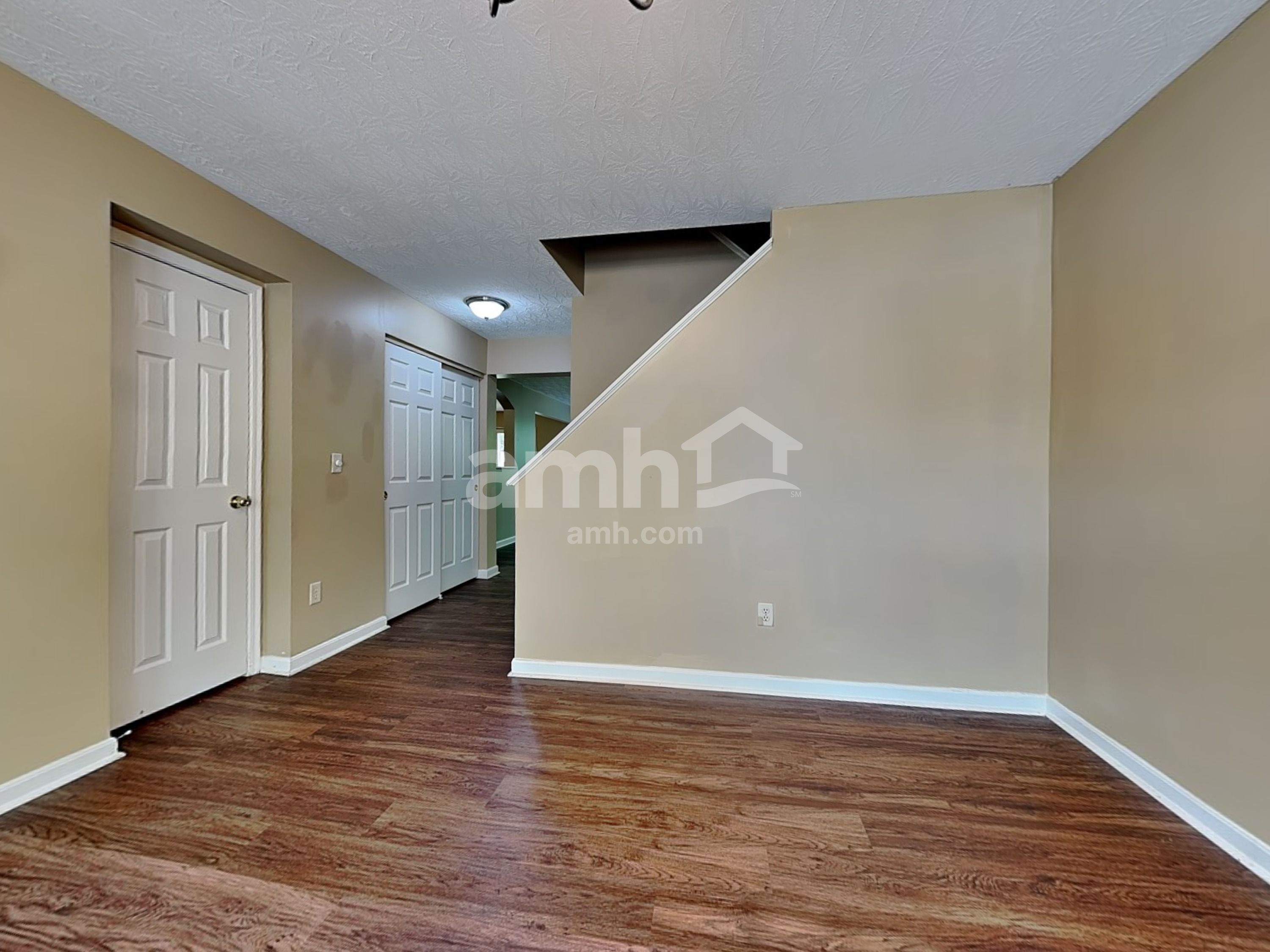 5557 Windsor Ct – photo 5