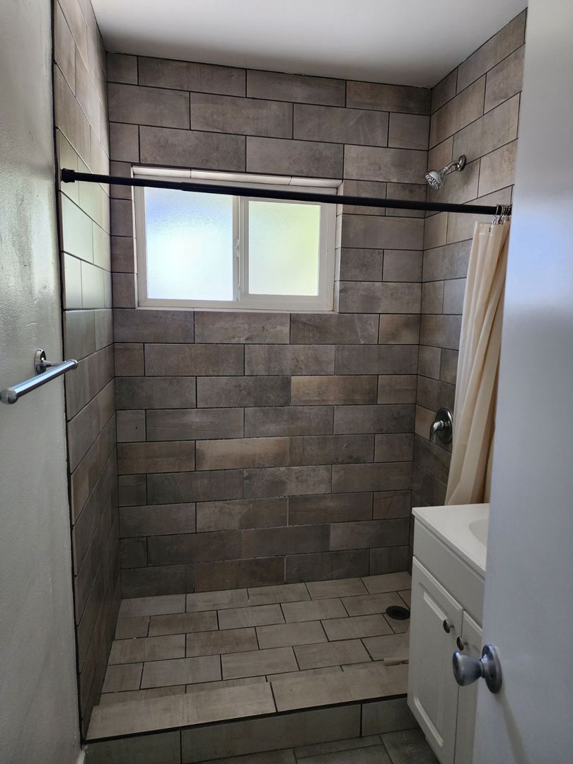 1422 S Casino Center Blvd unit #2 – photo 5