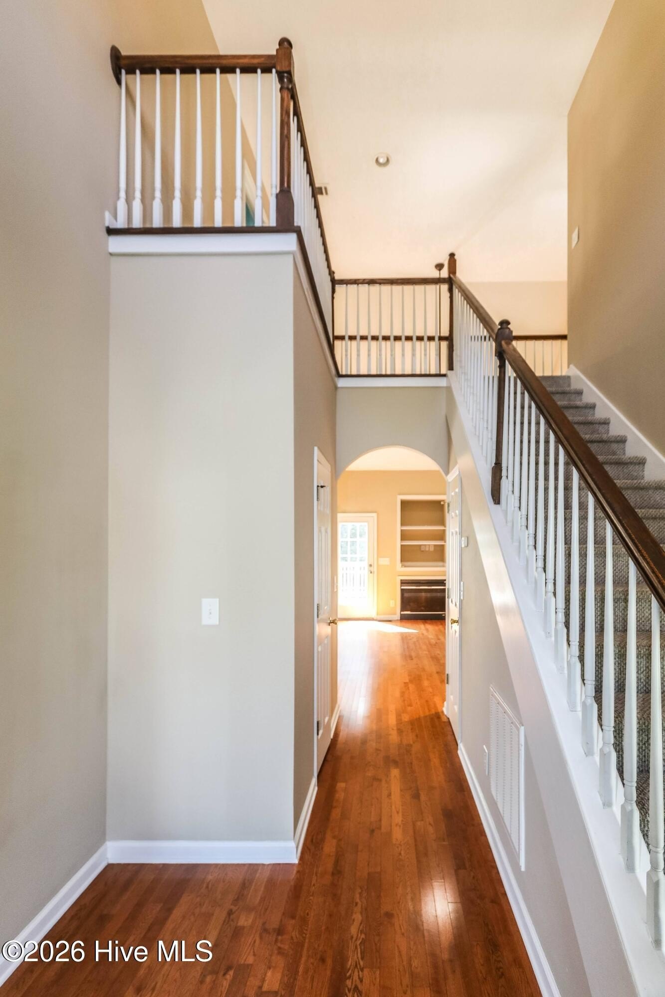 547 Great Falls – photo 2
