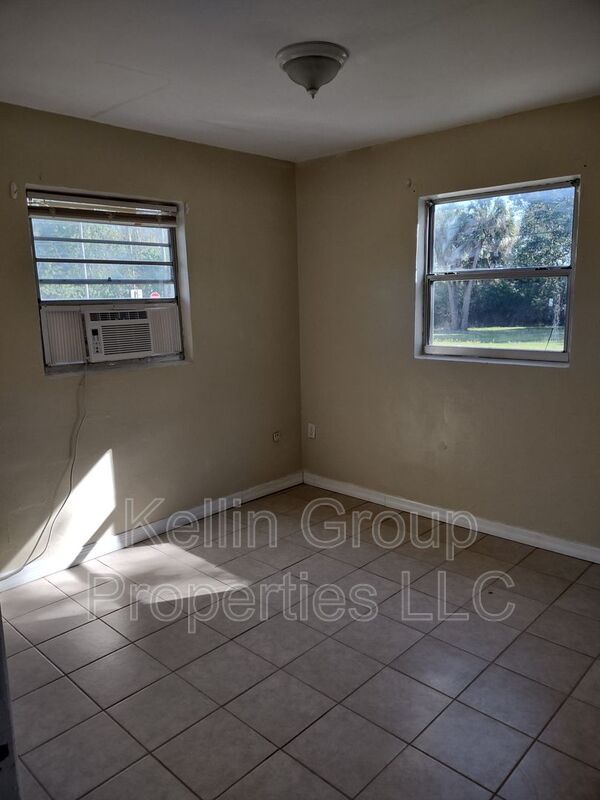 157 E Northside Dr unit 1 – photo 3