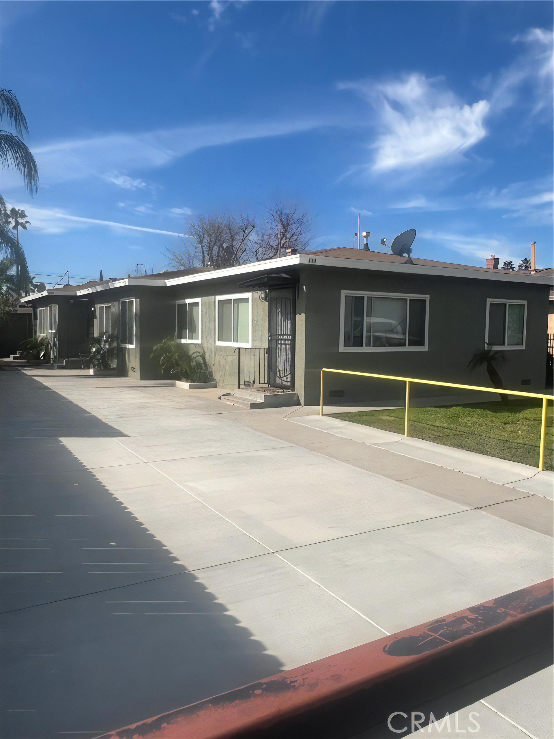 635 W 17th St – photo 2