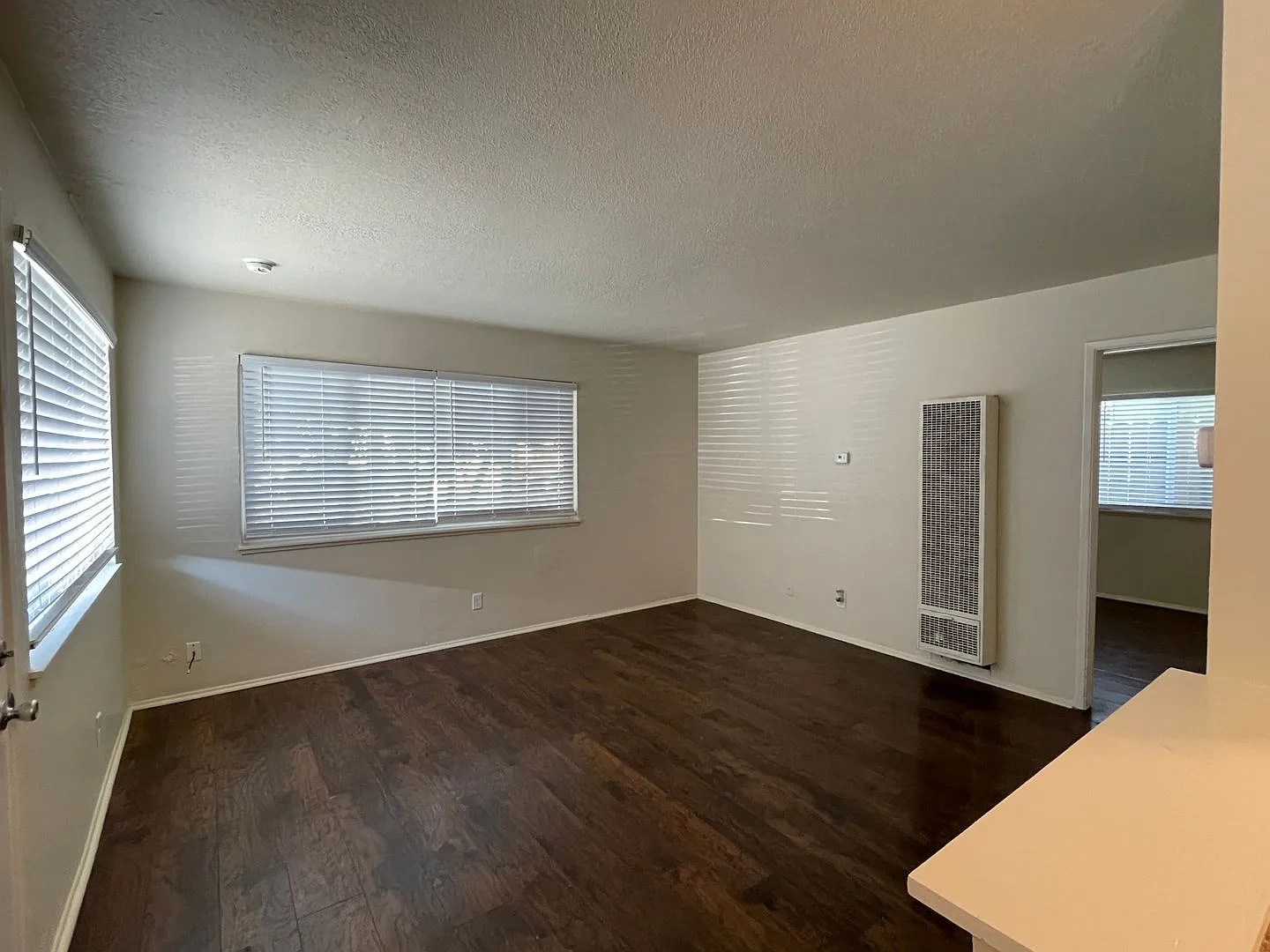 940 N San Joaquin Street – photo 1