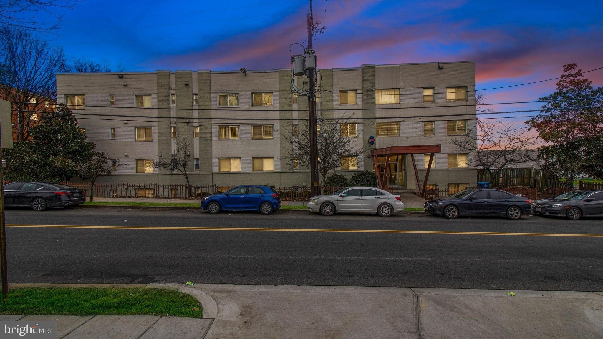 1501 27th St SE #406 – photo 1