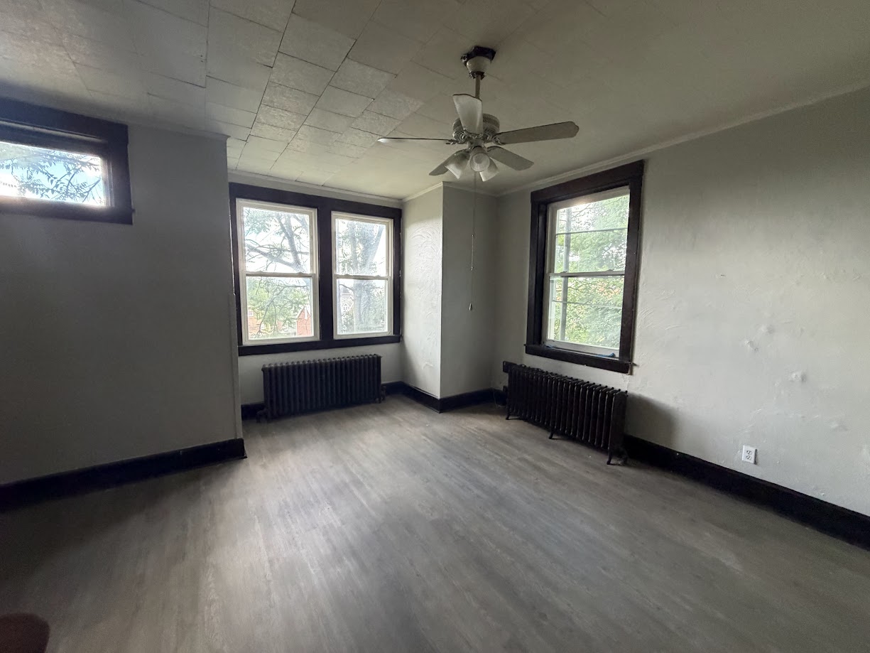 219 Suncrest St unit 6 – photo 2