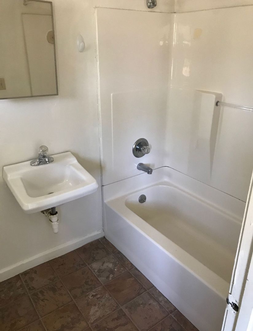 507 S Ash St unit 2 – photo 1