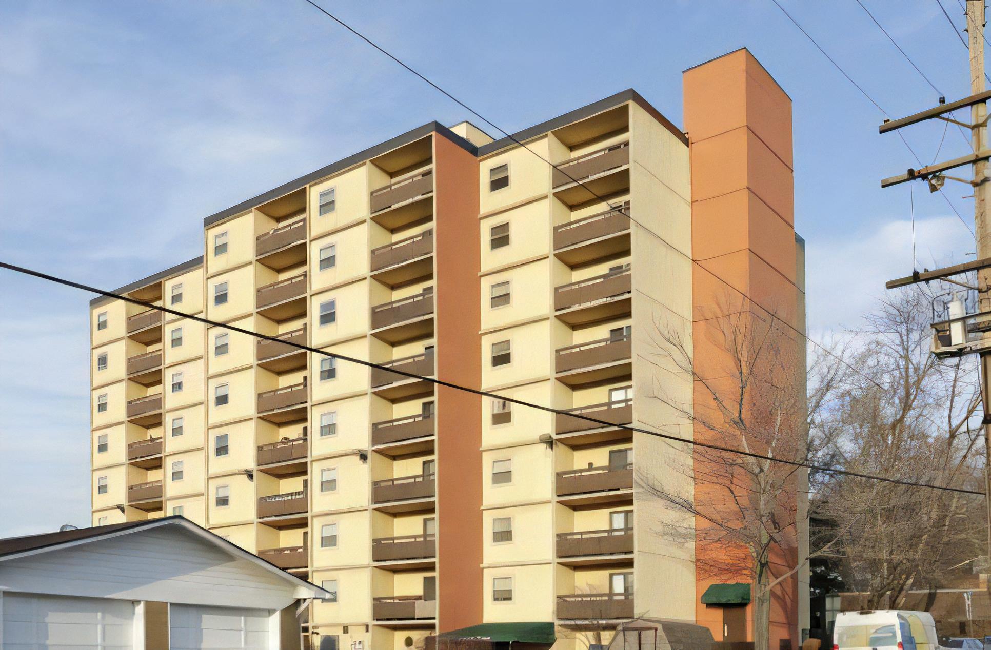 904 3rd Ave – photo 3