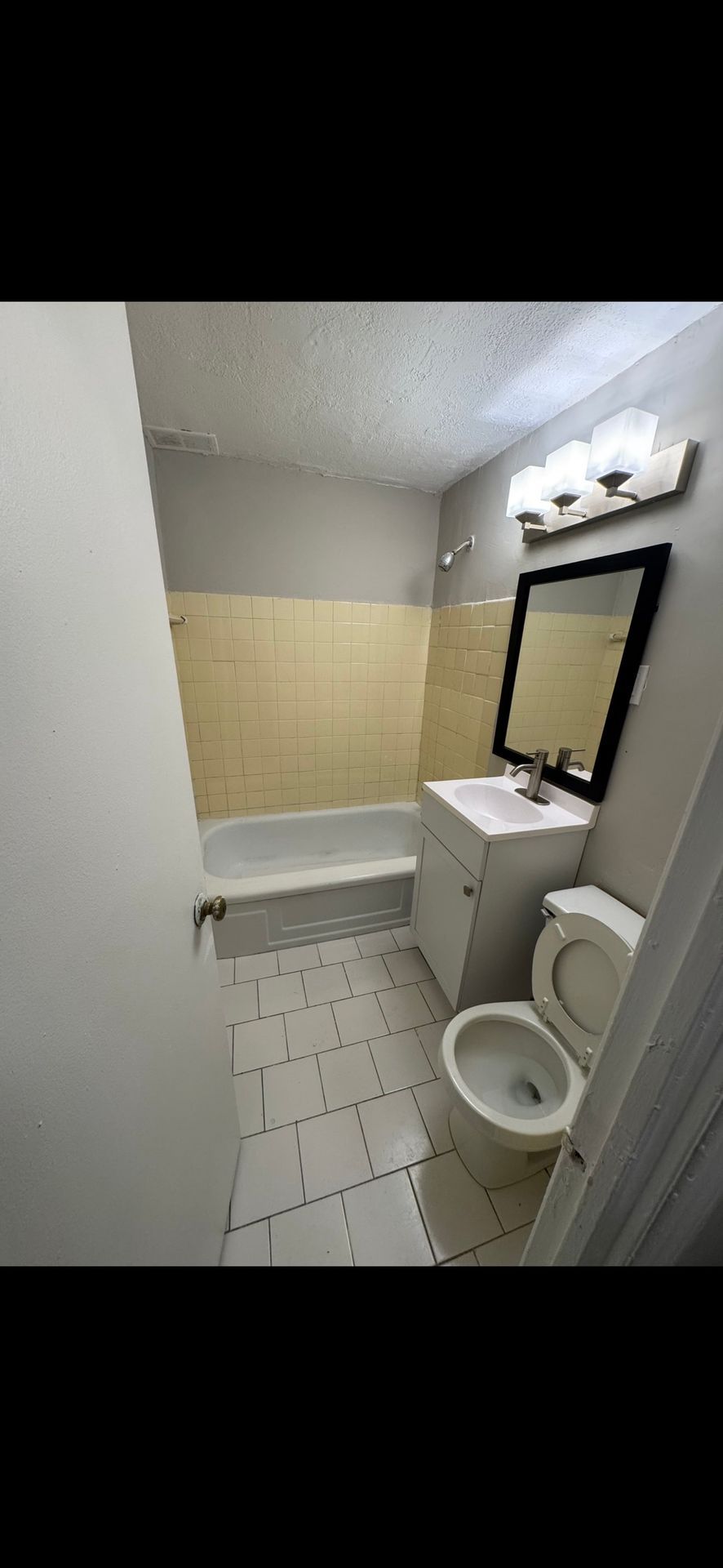 2501 Kemper Rd – photo 4