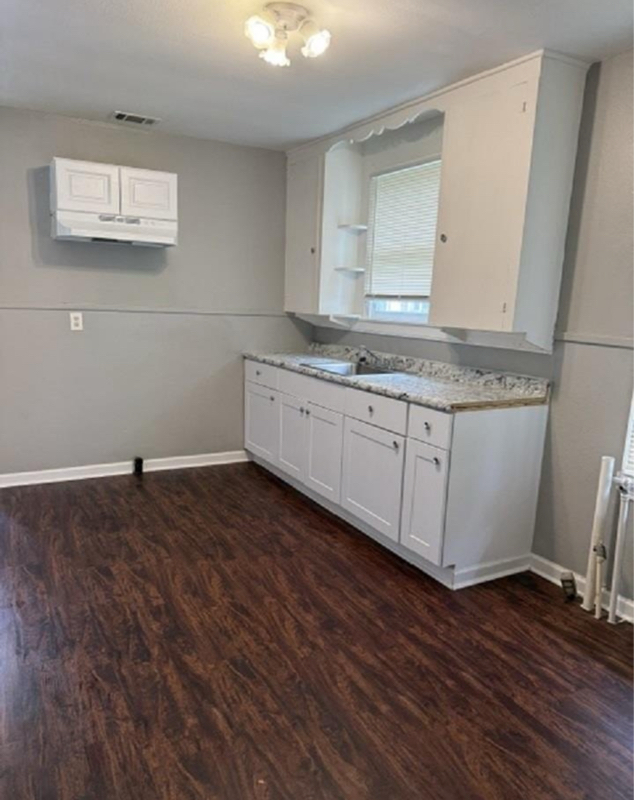 4242 Gurney St – photo 2