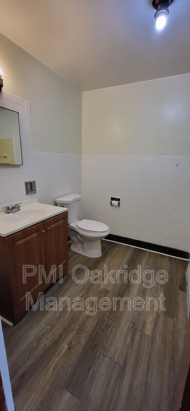 1603 Broadway – photo 4