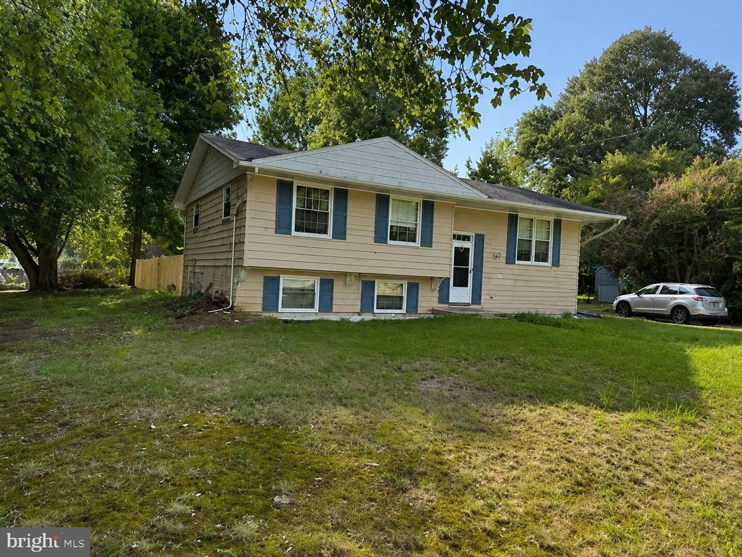 8018 Hammond St – photo 3