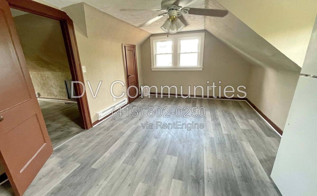 1666 Glenmont Rd unit 3RD – photo 4