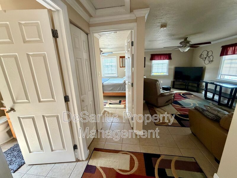 7408 Yale Ave unit B – photo 4