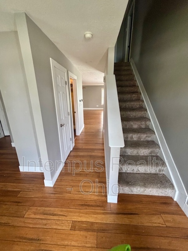1482 Geranium Dr – photo 3