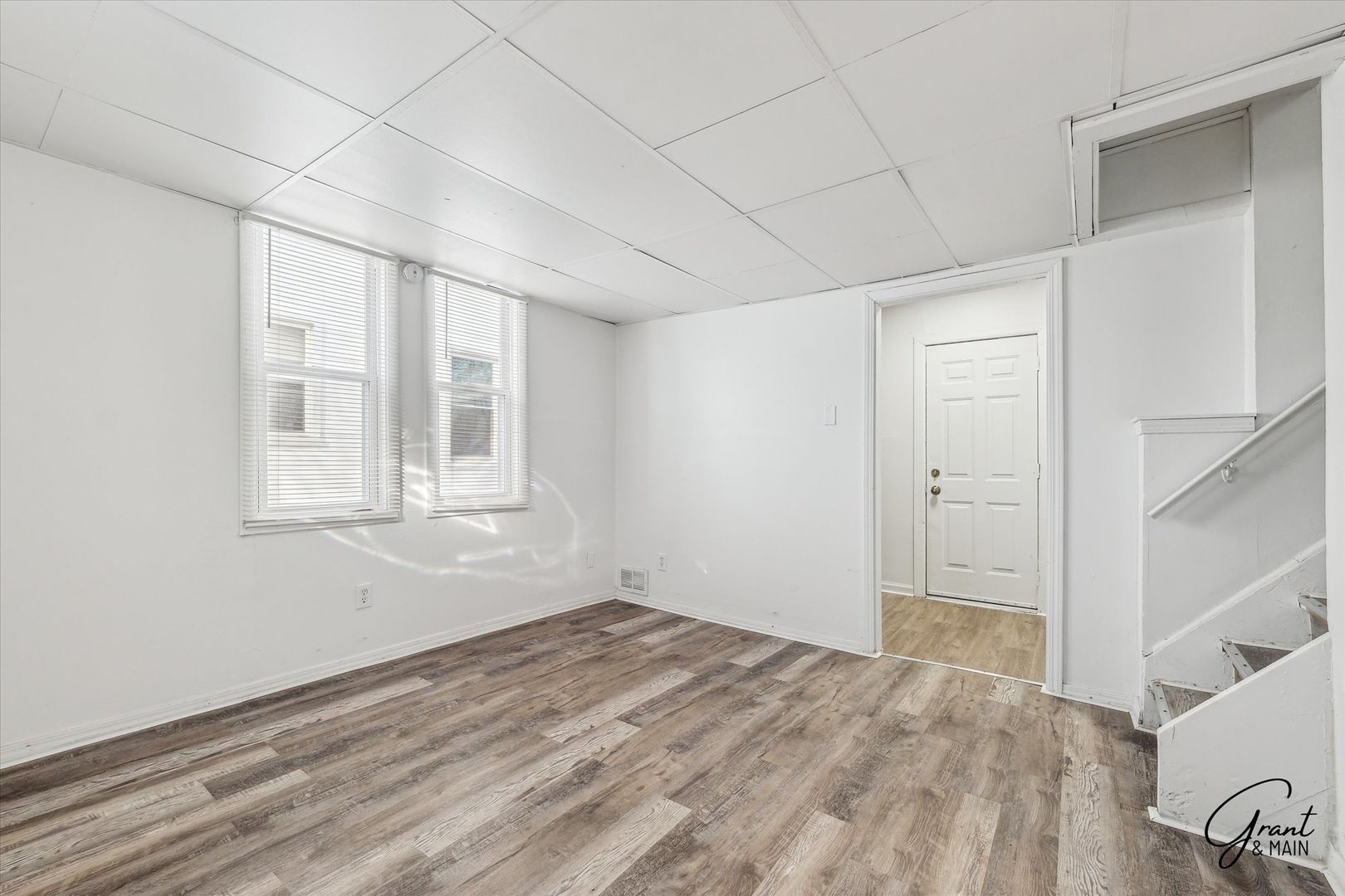 2615 Emmons Ave – photo 4