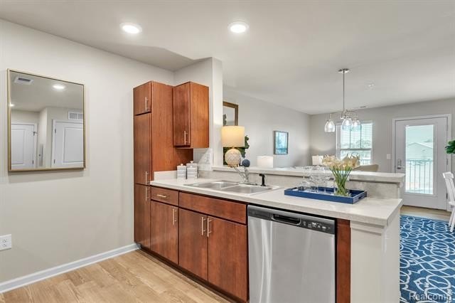 1957 S Telegraph Rd #301 – photo 4