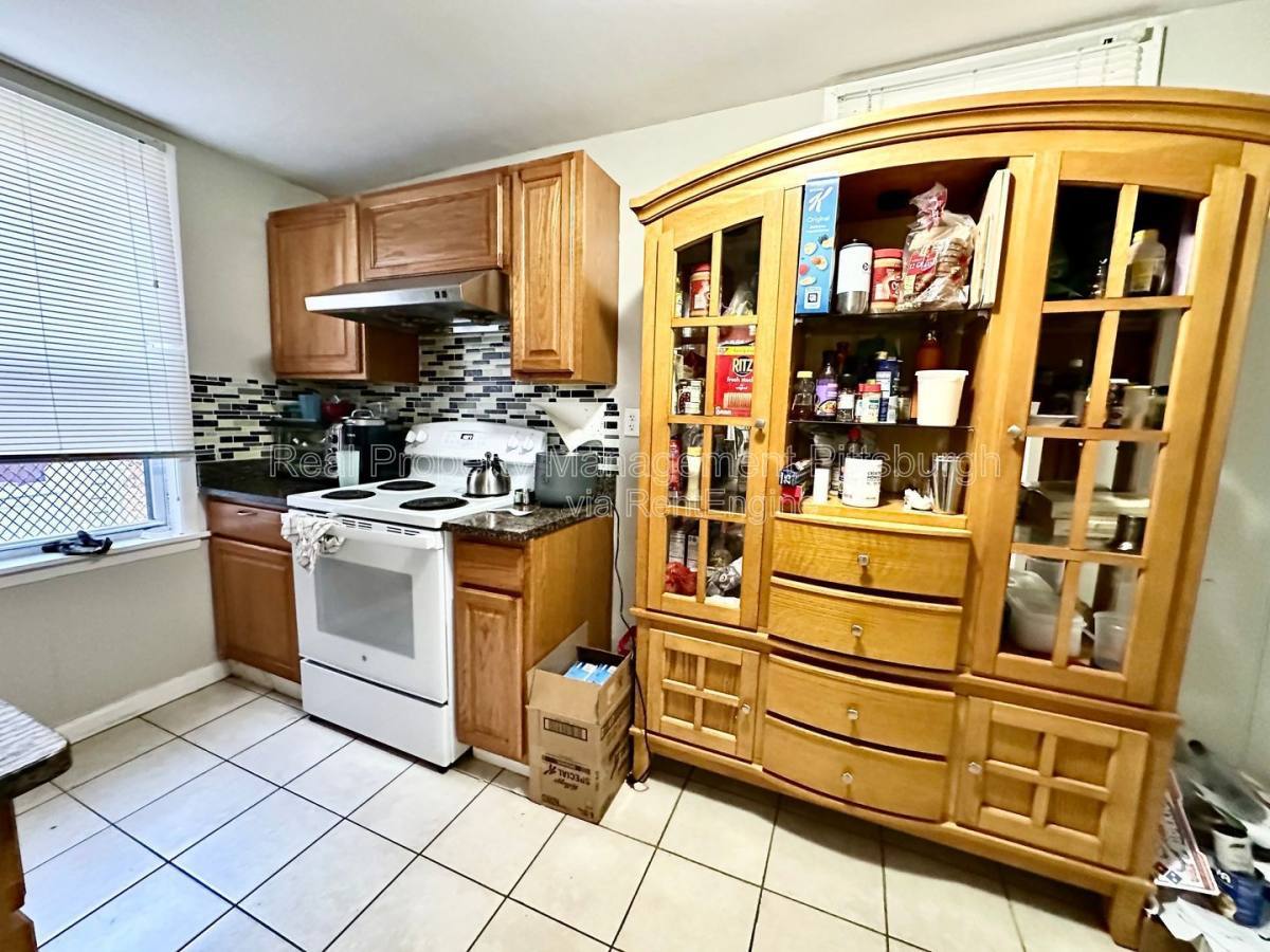 335 Lawn St – photo 4