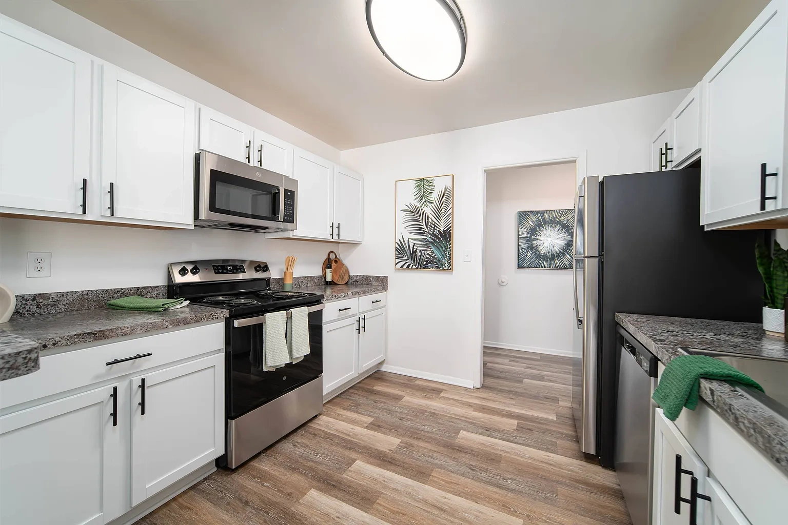 The Crossroads At Southfield Apartments – photo 2