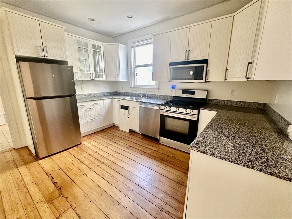 731 Parker St #1 – photo 2
