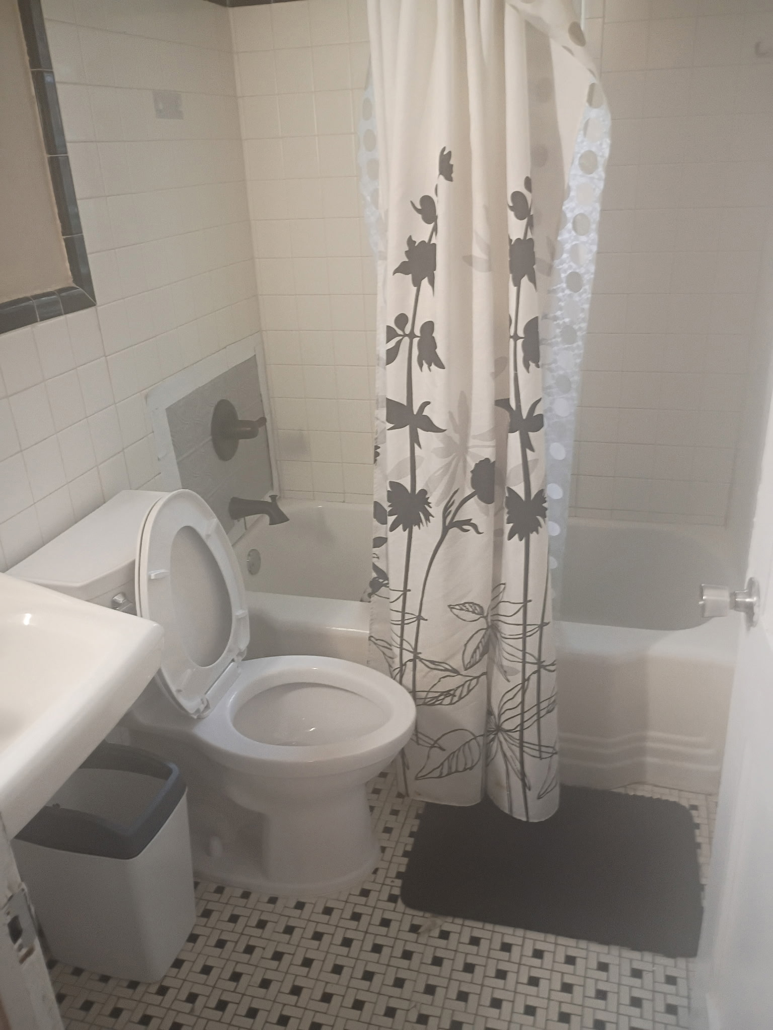 1069 Boulevard – photo 2