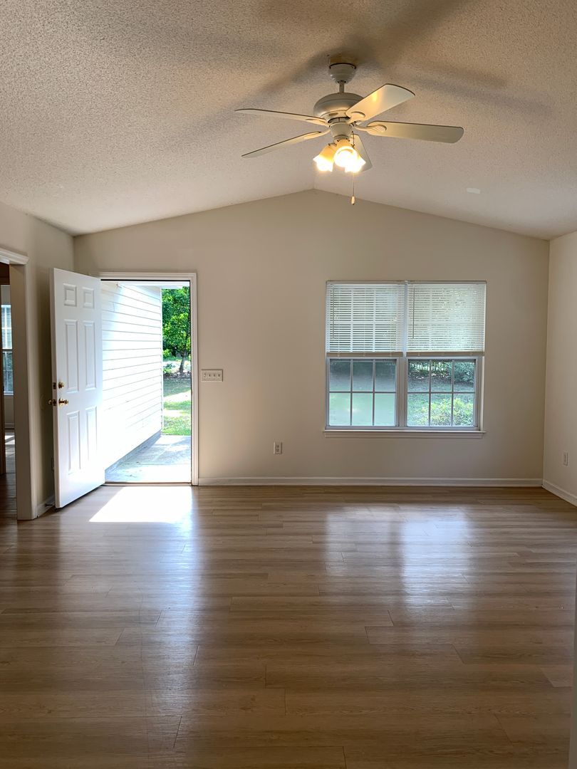 4011 Masonboro Loop Rd – photo 4