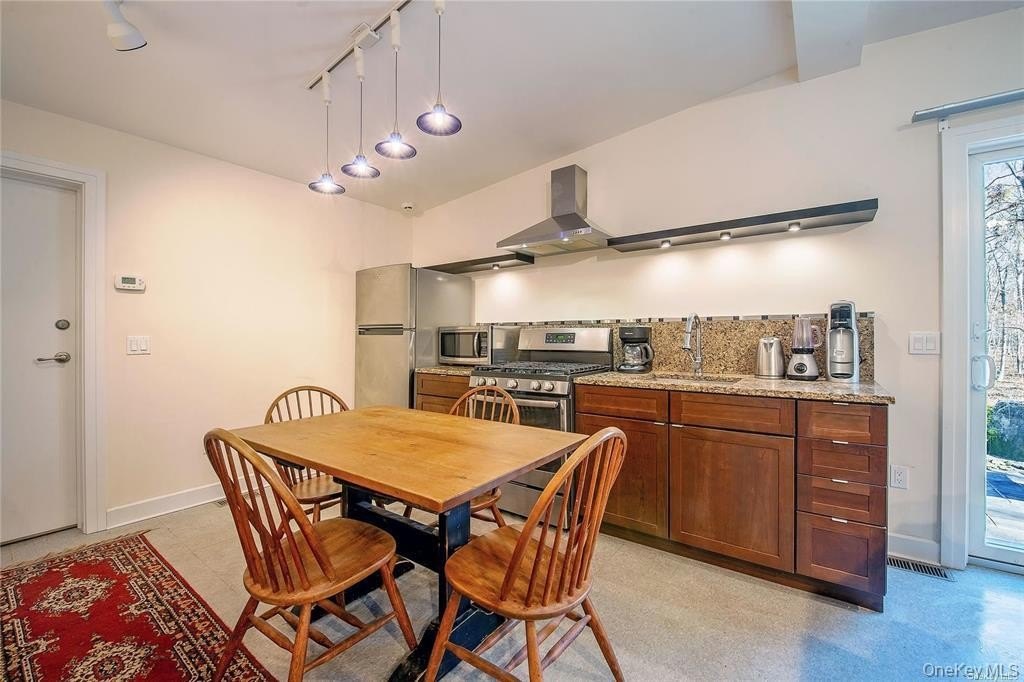 63 Gardiners Ln – photo 3