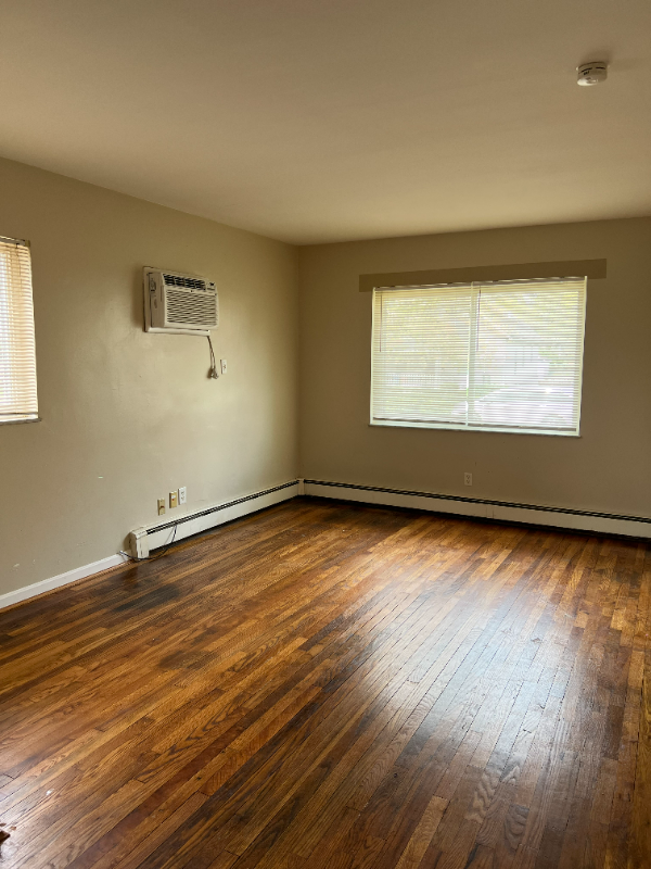 810 Forest Ave unit 1 – photo 1