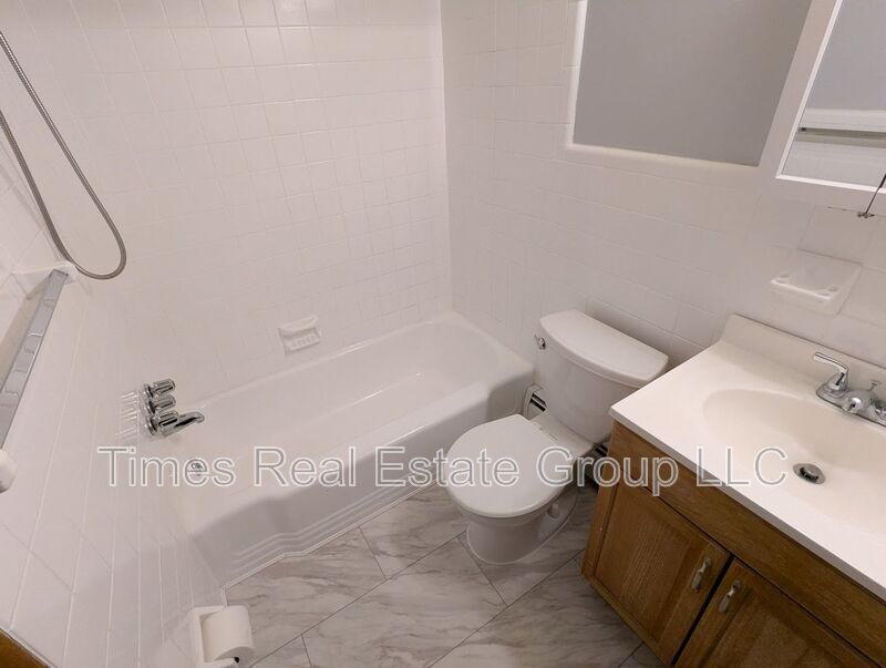 708 Carmen Dr unit B – photo 3