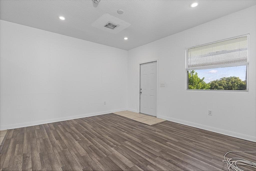 105 2nd St #3 – photo 5