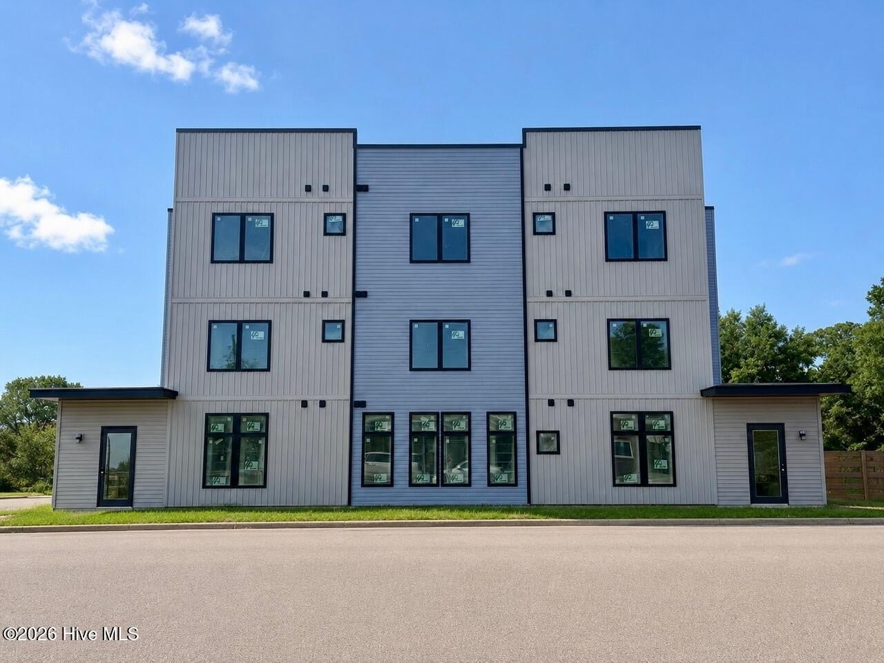 906 S 8th St #103 – photo 1