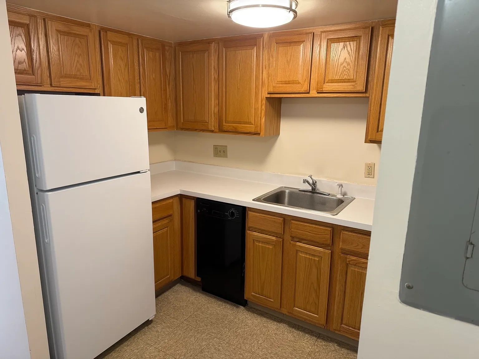 Roxbury Hills Apartments – photo 4