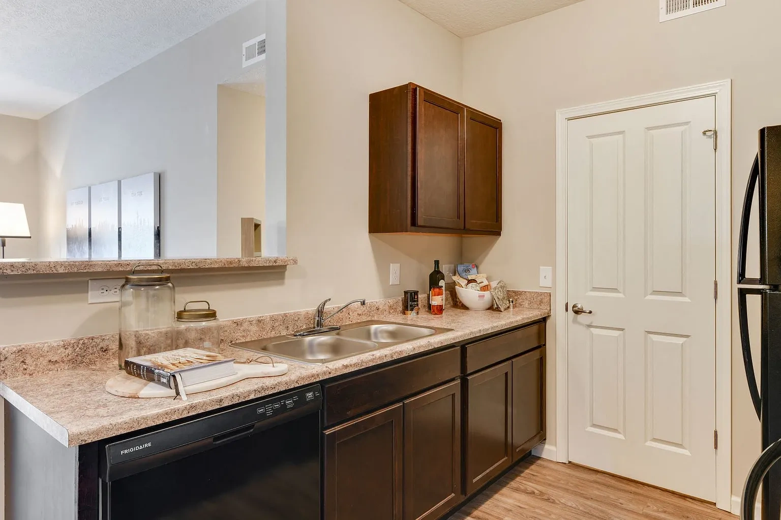 Austin Place Apartments – photo 1