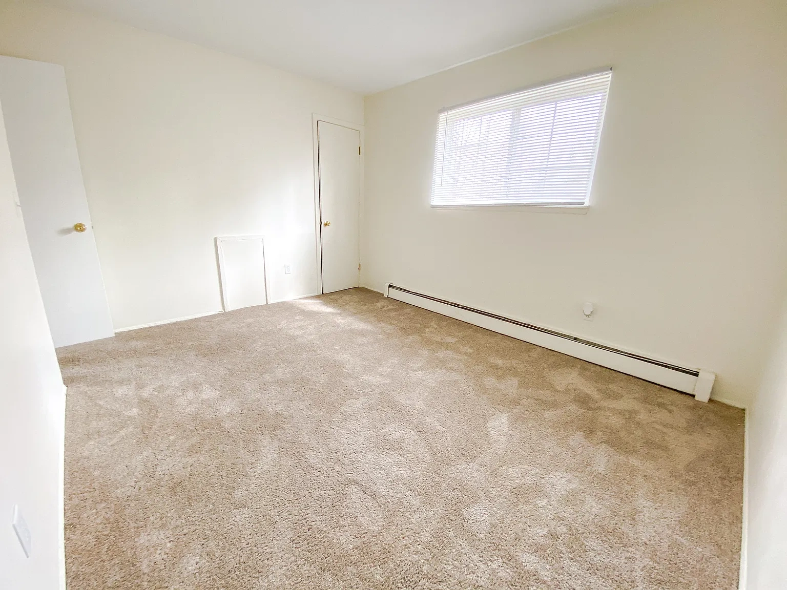 Evergreen Village Apartments & Townhouses – photo 3