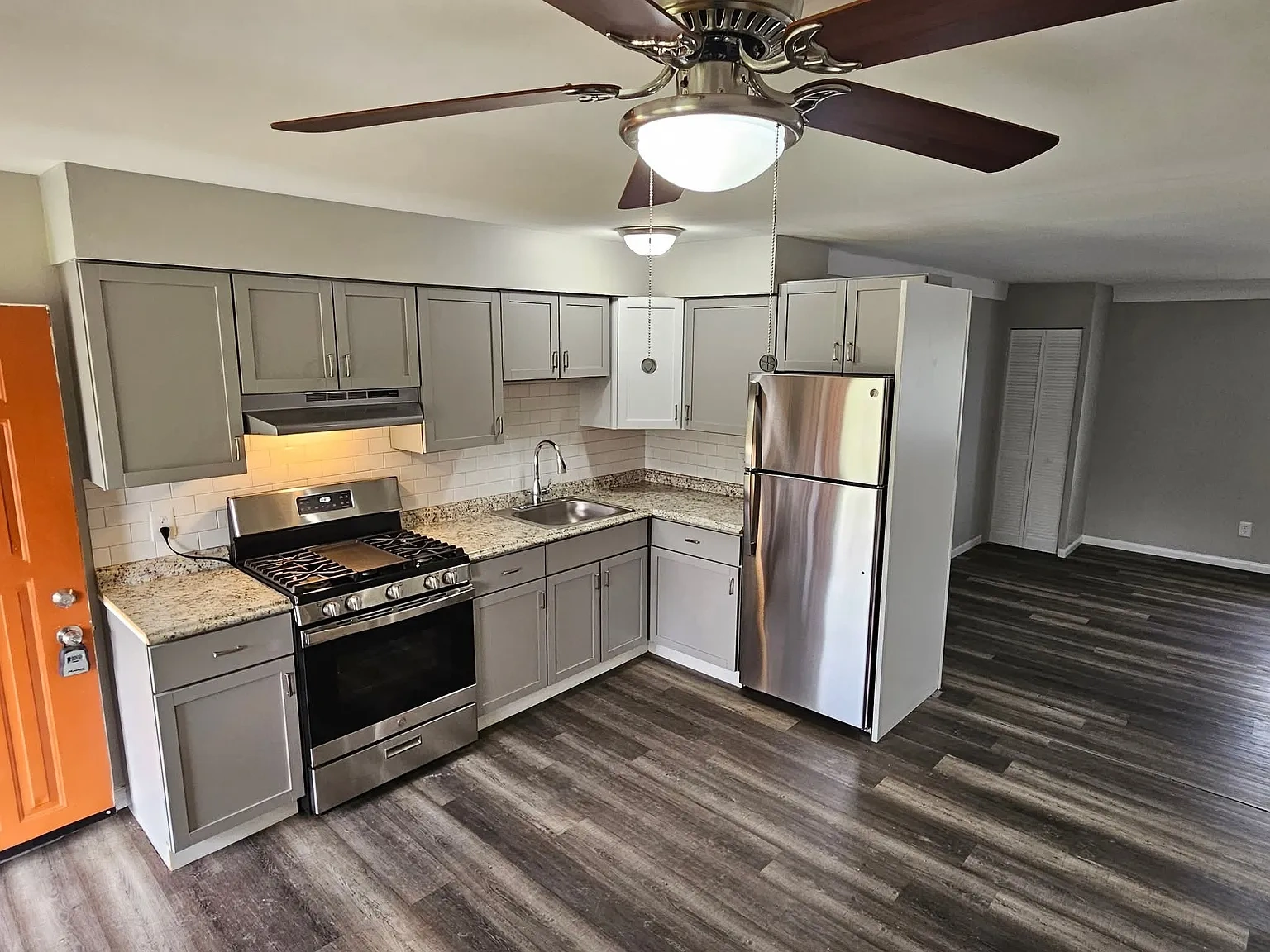 Lakeview Apartments – photo 5
