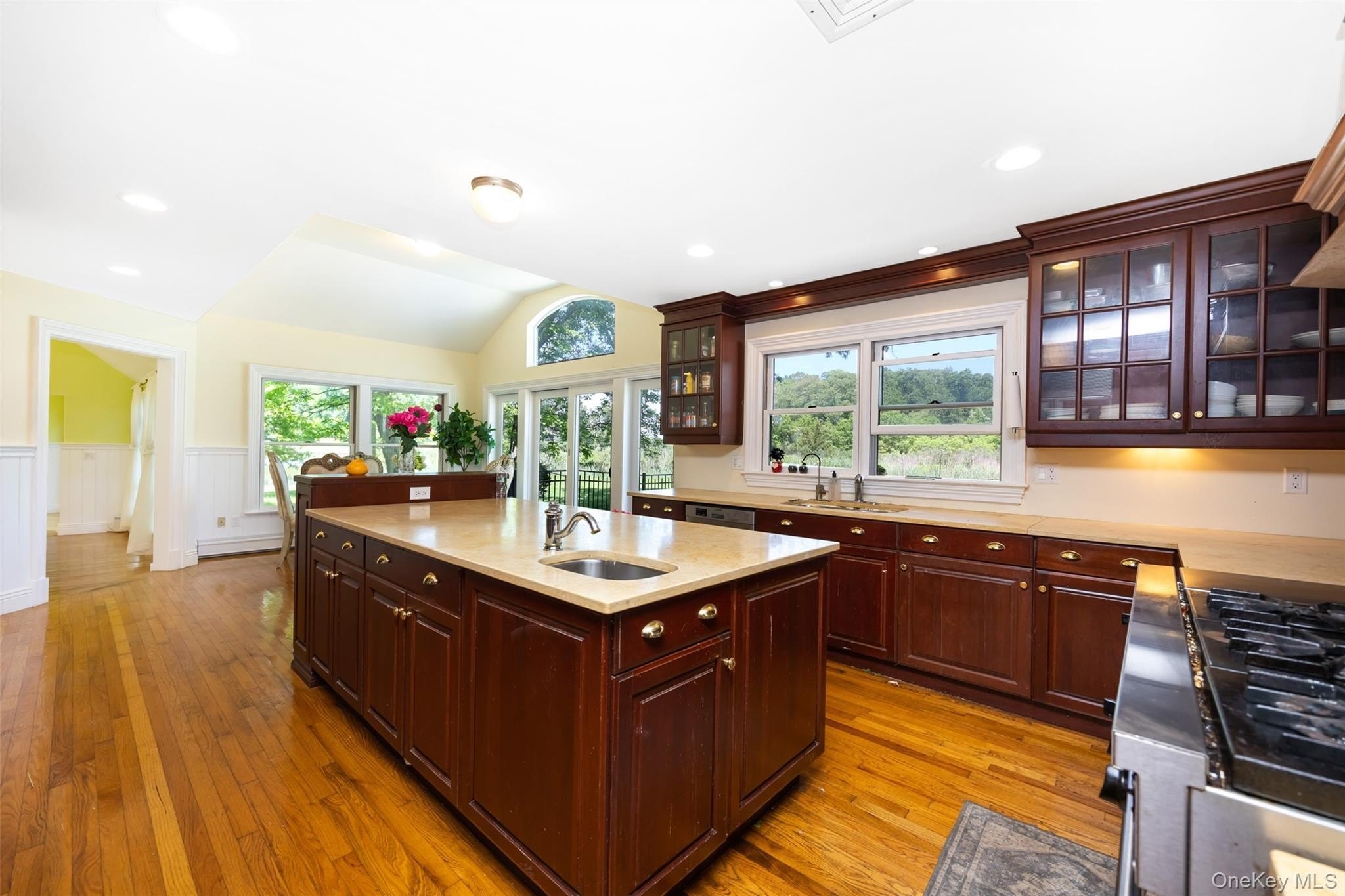235 Centre Island Rd – photo 4