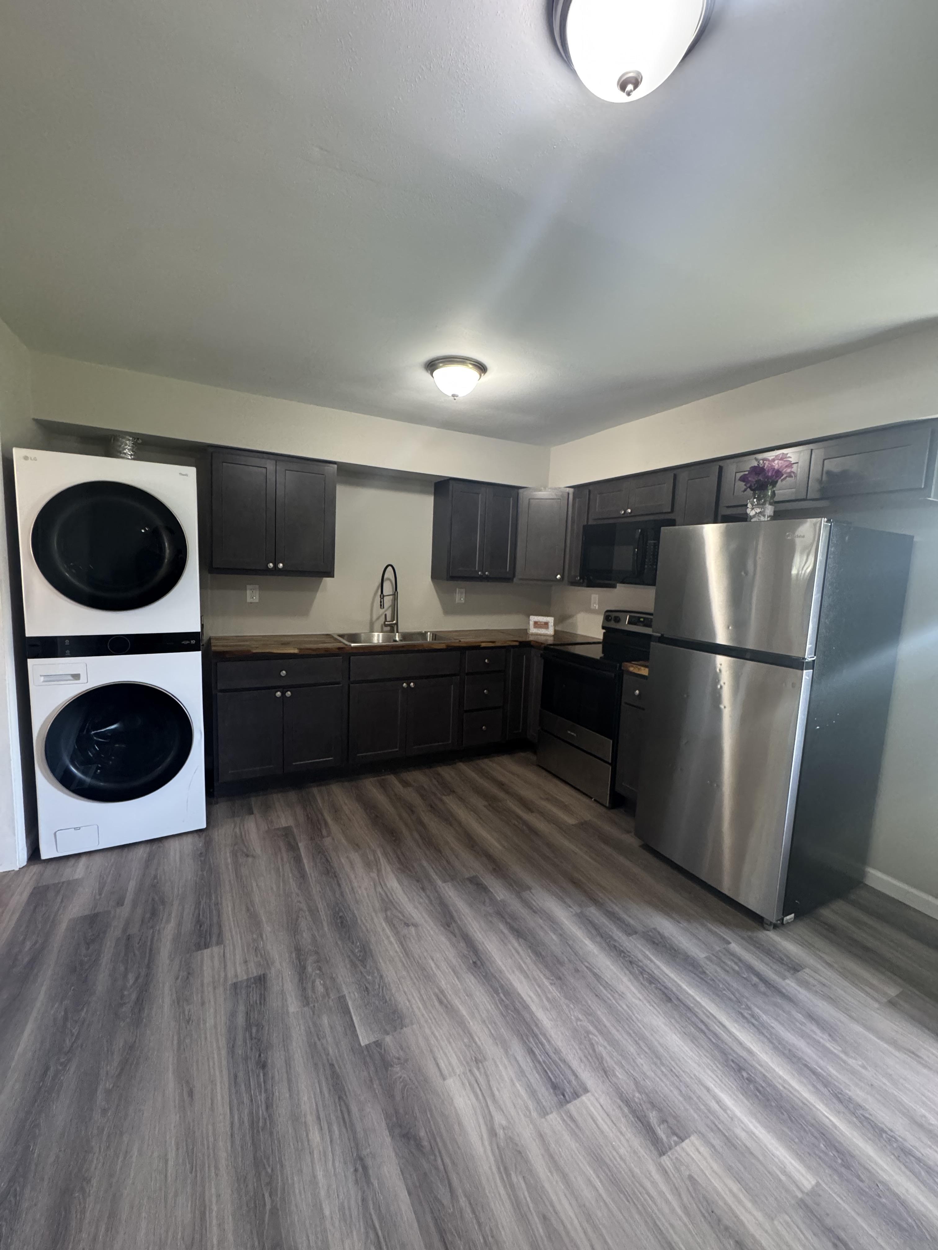 2200 Glen Dr – photo 5
