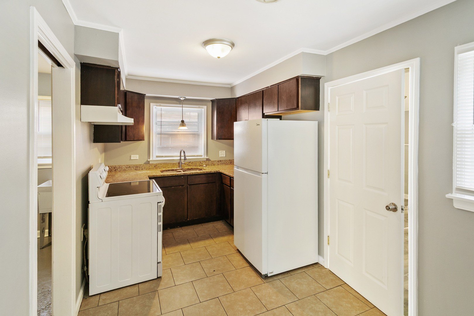 17306 Holmes Ave – photo 5